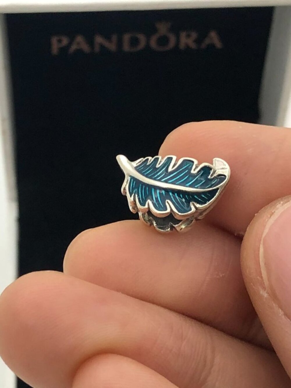 ✨🔥Pandora Blue Curved Feather Charm